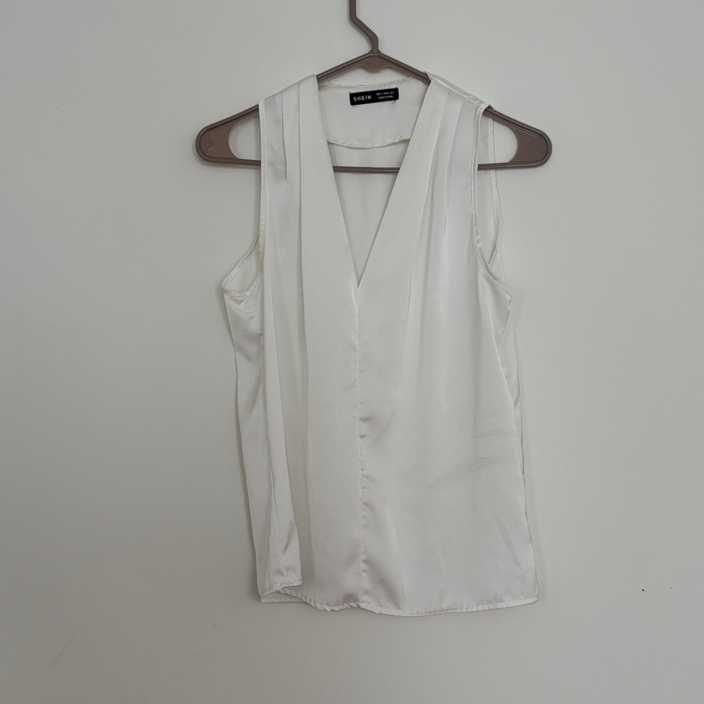 SHEIN White V-Neck Tank Top for work. Wear it with a blazer!